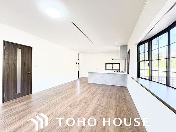 ここにはみんなが集い、食事と楽しい会話が始まる。そんな優しい空間です。