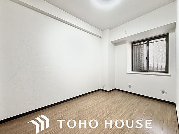 一日の疲れをいやしてくれる主寝室。時を忘れて過ごす場所として過ごせるお部屋。