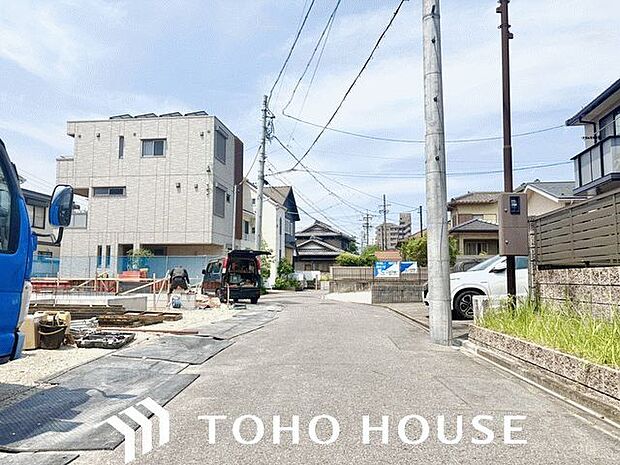 お住まい探しの中で是非チェックして頂きたいのが、前面道路の交通量と安全性、周辺の幹線道路の状況、抜け道等の状況です。毎日通る場所だからこそ、ご納得頂ける環境であってほしいと思います。