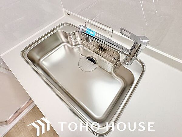 調理器具や食器類もゆったり洗えるシンクです。