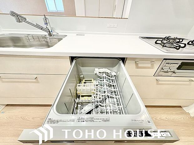 食器を洗っている間にお掃除など、様々なシーンで家事の時短に役立つビルトイン食洗機。
