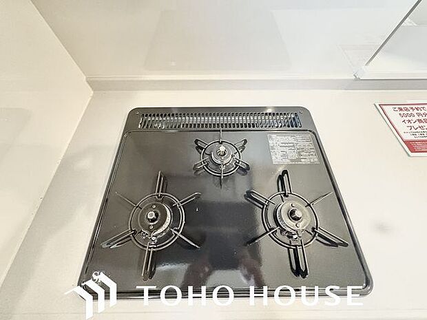忙しいときでも一度にたくさんの料理が作れる3口コンロ。使い勝手の良さを考えました。