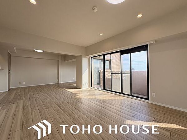 太陽の恵みを一気に受けた明るくあたたかいお住まい。吹きぬける風を感じながら爽やかで風通しの良い暮らし。
