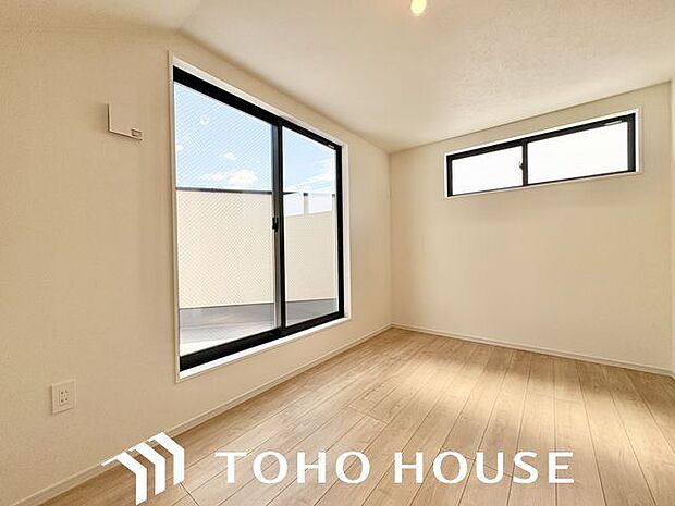 一日の疲れをいやしてくれる主寝室。時を忘れて過ごす場所として過ごせるお部屋。