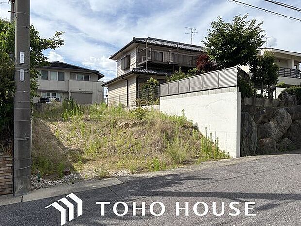 爽やかな青空の下に贅沢なほどに降り注ぐ陽光、豊かな居住性。クオリティが見事に調和した住空間。
