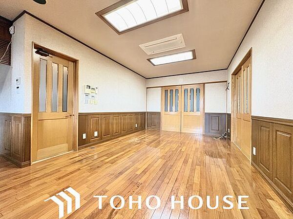 飾り過ぎないシンプルな内装と偏り過ぎないデザインで統一しております。居住していく中であなただけの「マイホーム」に創り上げて下さい。