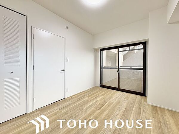 一日の疲れをいやしてくれる主寝室。時を忘れて過ごす場所として過ごせるお部屋。