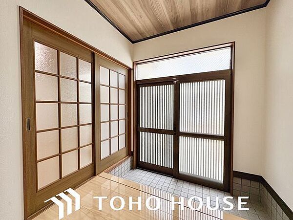 玄関はお家の顔としてすっきりとした素敵な空間に。印象のよい玄関は爽やかな住まいへの入り口です。