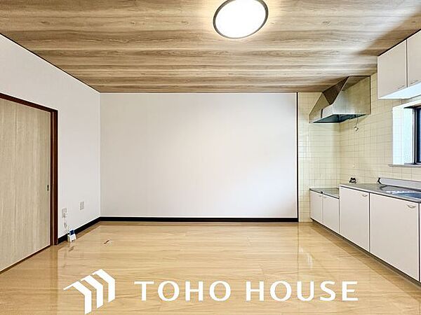 みんなが集い、食事と楽しい会話が始まる。そんな優しい空間です。