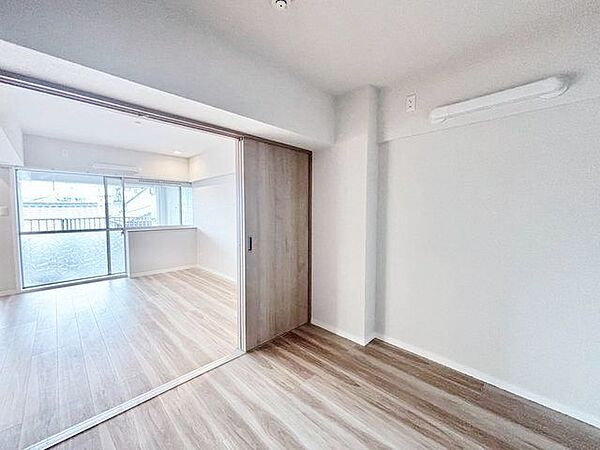 LDKと一体的にも個別にも使いやすいお部屋です。