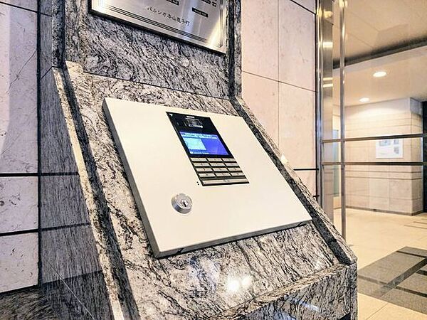 オートロック機能付で、安心のセキュリティ。毎日の暮らしを優しくサポートしてくれます。