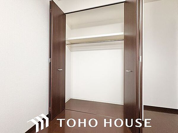無駄を省き有効に活用した収納スペース。細々したモノを片付けられて便利です。