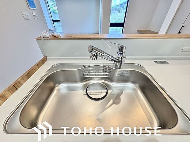 大きな調理器具や食器類もゆったり洗える大型シンクが嬉しいですね。
