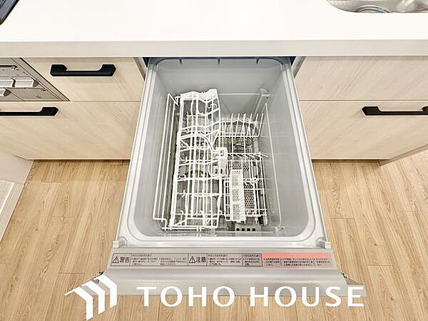 食器を洗っている間にお掃除など、様々なシーンで家事の時短に役立つビルトイン食洗機。