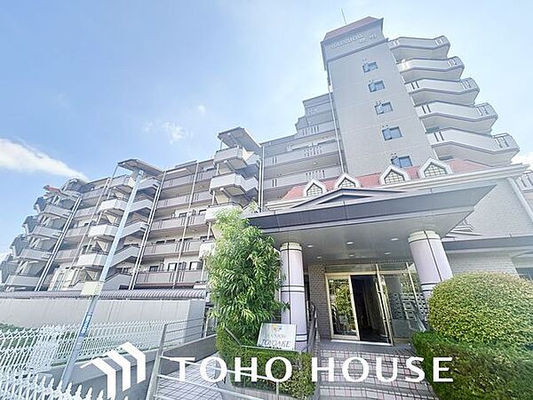 爽やかな青空の下に贅沢なほどに降り注ぐ陽光、豊かな居住性。クオリティが見事に調和した住空間。