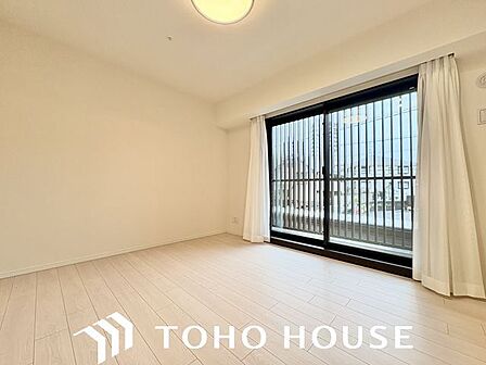 一日の疲れをいやしてくれる主寝室。時を忘れて過ごす場所として過ごせるお部屋。