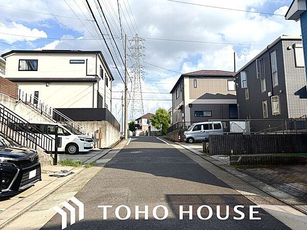 車での移動が多い場合は幹線道路へのアクセスのしやすさは重要。スムーズに駐車できるかもご確認ください。