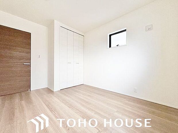 過ぎ行く時間をゆったりと感じることができる落ち着いたお部屋。静かな環境でリラックスタイムをスタート。
