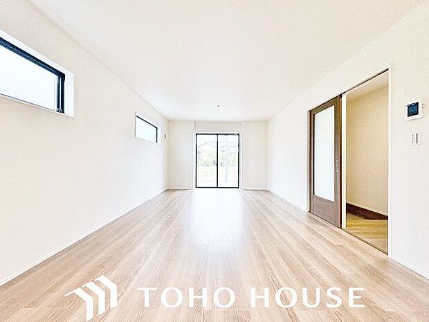 太陽の恵みを一気に受けた明るくあたたかいお住まい。吹きぬける風を感じながら爽やで風通しの良い暮らし。