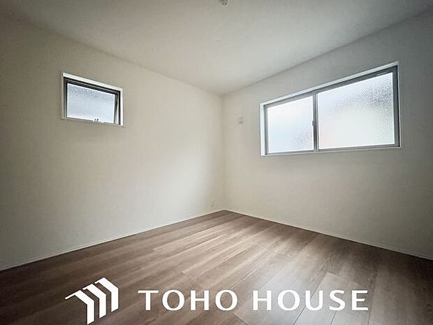 過ぎ行く時間をゆったりと感じることができる落ち着いたお部屋。プライベートな時間を満喫できます。