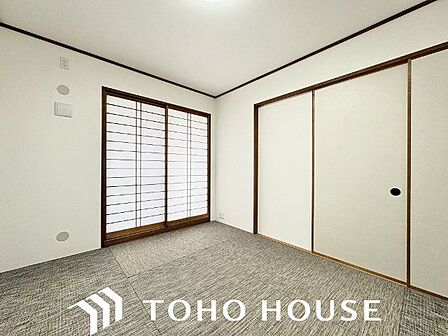 和室は心落ち着く空間。家族団らんや来客時の客間等々、多目的に活用出来る便利なスペースです。