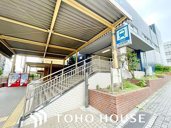 名古屋港駅(名古屋市交通局 名港線) 240m