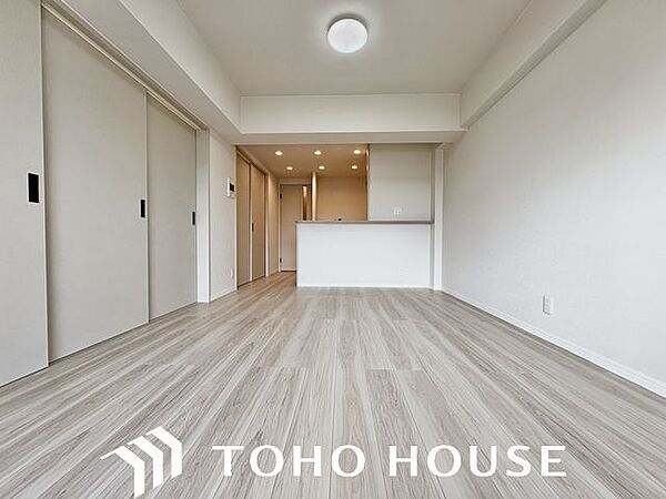 太陽の恵みを一気に受けた明るくあたたかいお住まい。吹きぬける風を感じながら爽やかで風通しの良い暮らし。