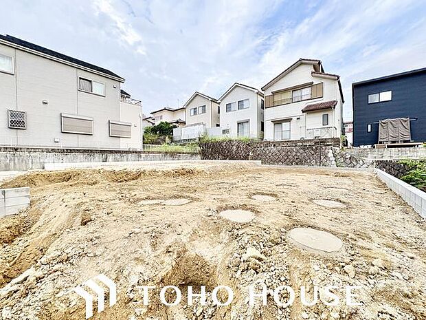 穏やかな住環境と充実の生活利便性を備えたこの地で誇りに思える住まいを実現。