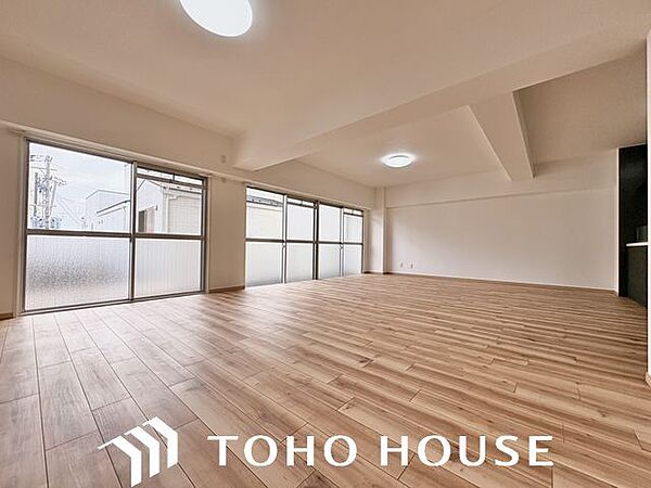 家族がつながりながら、それぞれの時間も楽しめる。そんな相反する希望を両立できる上質な住まいです。