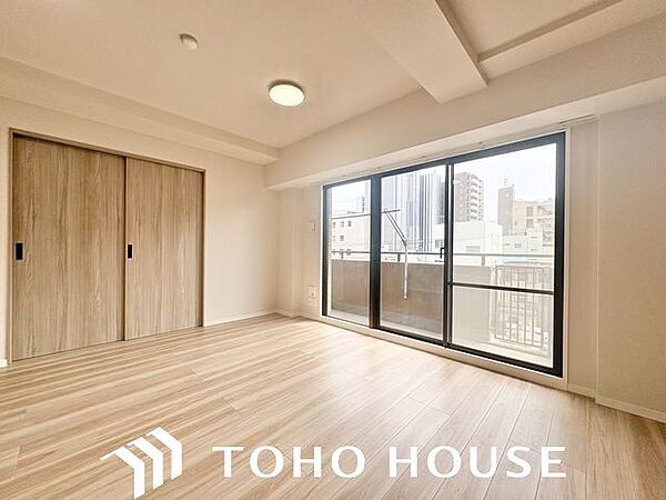 お気に入りのこの場所。いつもと変わらない週末のひととき。なんでもない朝の会話さえもとっておきの時間。
