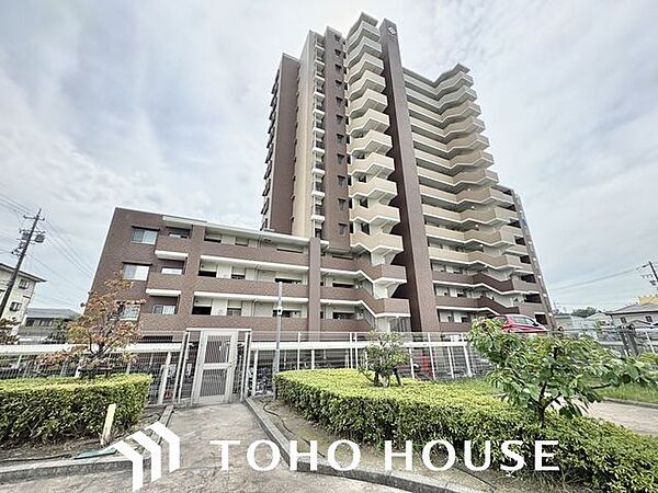 爽やかな青空の下に贅沢なほどに降り注ぐ陽光、豊かな居住性。クオリティが見事に調和した住空間。