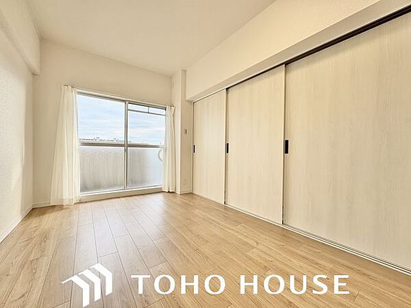 一日の疲れをいやしてくれる主寝室。時を忘れて過ごす場所として過ごせるお部屋。