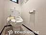 トイレ：毎日使う場所だからこそ、使い勝手を考慮しました。白を基調に、飽きのこない空間に。