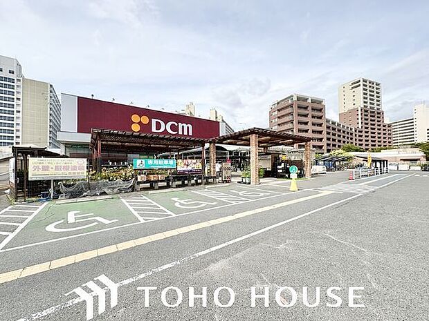 DCM瑠璃光店 1300m