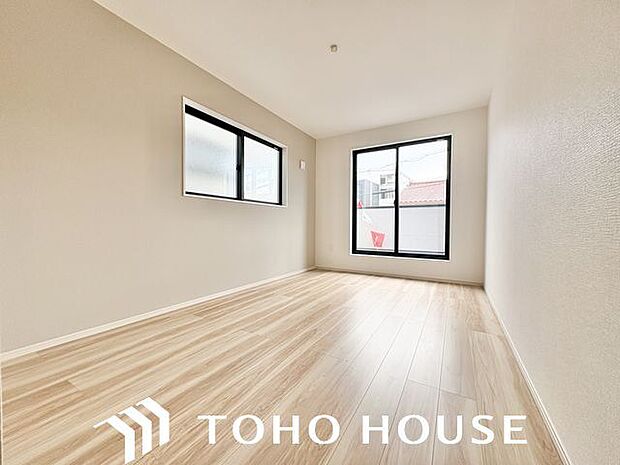 一日の疲れをいやしてくれる主寝室。時を忘れて過ごす場所として過ごせるお部屋。