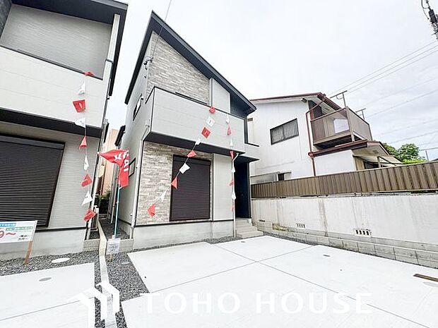 陽射しとともに、少しづつ装いを変える街の景観から、この街ならではの美しい風景とここから紡がれる物語。