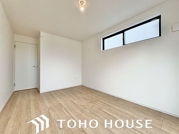 一日の疲れをいやしてくれる主寝室。時を忘れて過ごす場所として過ごせるお部屋。