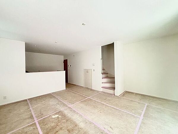 洗練されたデザインと機能性が織りなすこだわりの住空間。ゆったりとした時間をお過ごしください。