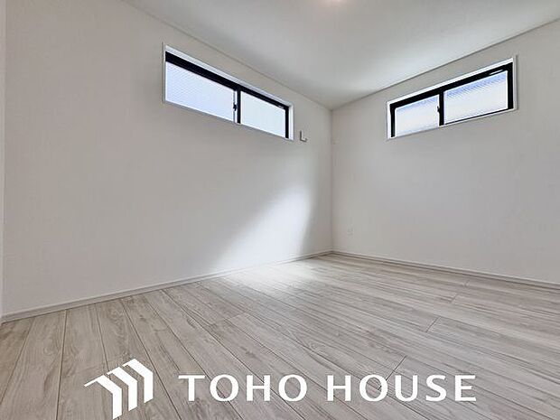 一日の疲れをいやしてくれる主寝室。時を忘れて過ごす場所として過ごせるお部屋。