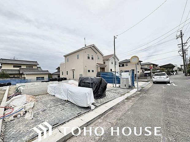 穏やかな住環境と充実の生活利便性を備えたこの地で誇りに思える住まいを実現。