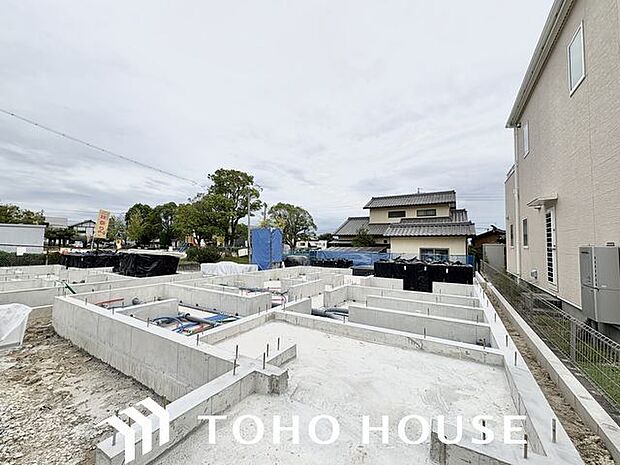 家族のニーズに合わせた間取りプラン。心地よい空間を創造します。