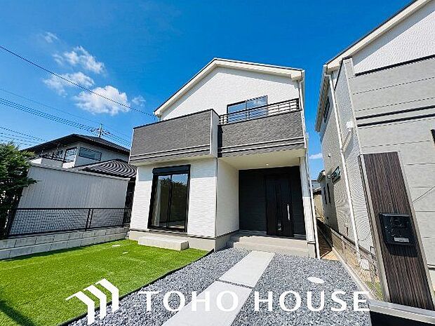 住まいは明日へのエネルギーを養うオアシスだとすれば、元気のでる存在でなければなりません。(空の加工を生成AIで行っています。)