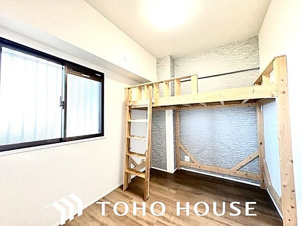 過ぎ行く時間をゆったりと感じることができる落ち着いたお部屋。プライベートな時間を満喫できます。