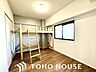 洋室：一日の中で多くの時間を過すことになる住まいだからこそ、いつも穏やかな空間であるように心掛けています。