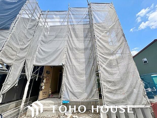 住む人がいつまでも心地良さを感じ続けられる多様な住空間を創造します。 (空の加工を生成AIで行っています)