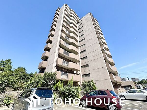 爽やかな青空の下に贅沢なほどに降り注ぐ陽光、豊かな居住性。クオリティが見事に調和した住空間。