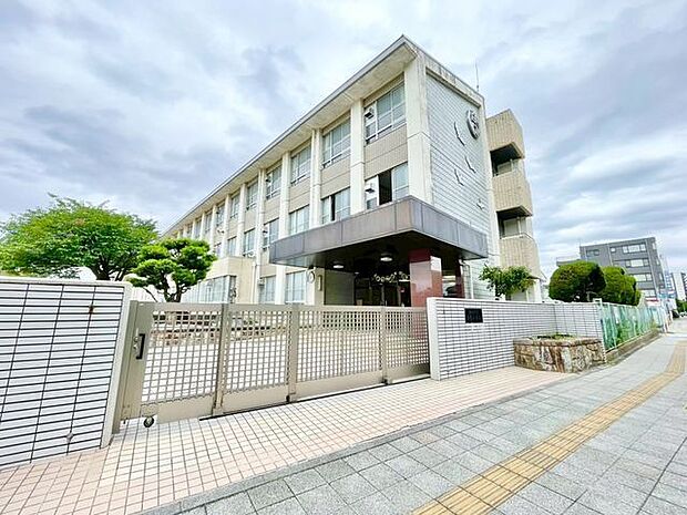 名古屋市立白鳥小学校 450m