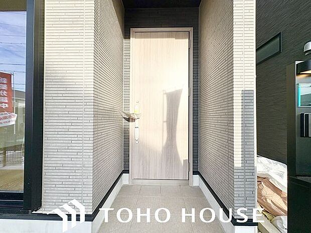 玄関はお家の顔としてすっきりとした素敵な空間に。印象のよい玄関は爽やかな住まいへの入り口です。