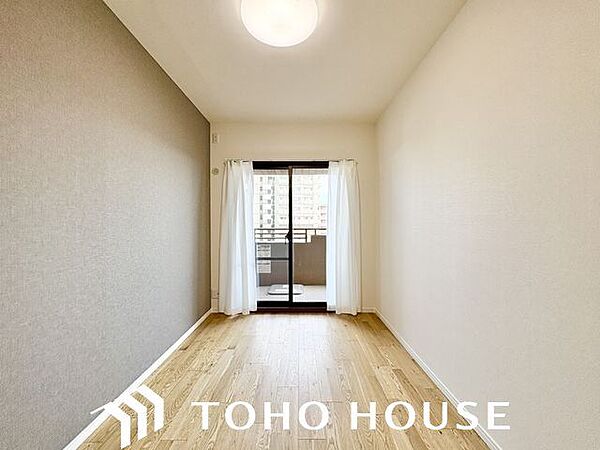 一日の疲れをいやしてくれる主寝室。時を忘れて過ごす場所として過ごせるお部屋。