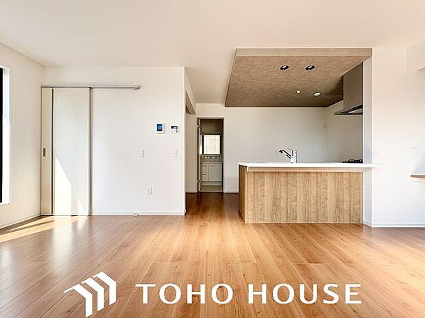 会話が弾むリビング、料理が愉しくなるキッチン。家は、ただ生活する場ではなく、暮らしを愉しく、快適に。